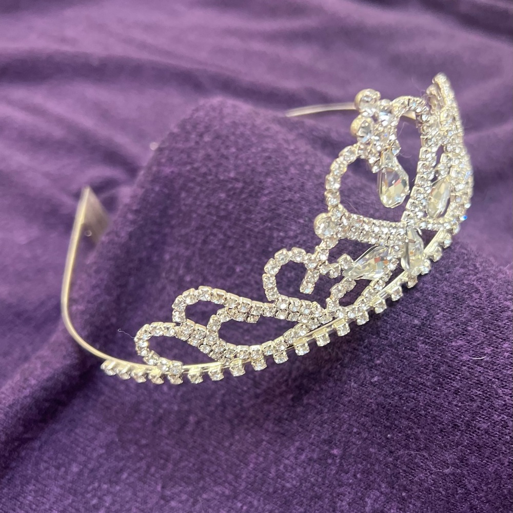 Beautiful Tiara - Picture 10 of 10